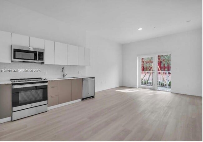 Building Photo - 501 W Dixie Hwy