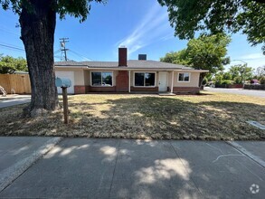 Building Photo - 1404 Grape Ave