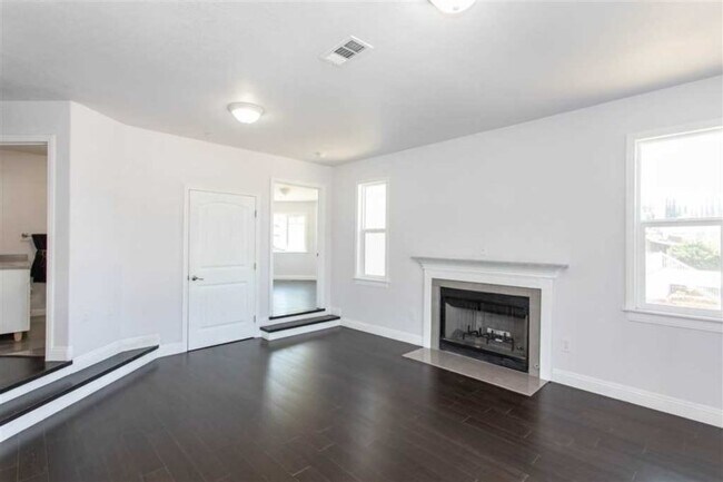 Foto del edificio - 259 E Crescent Ave