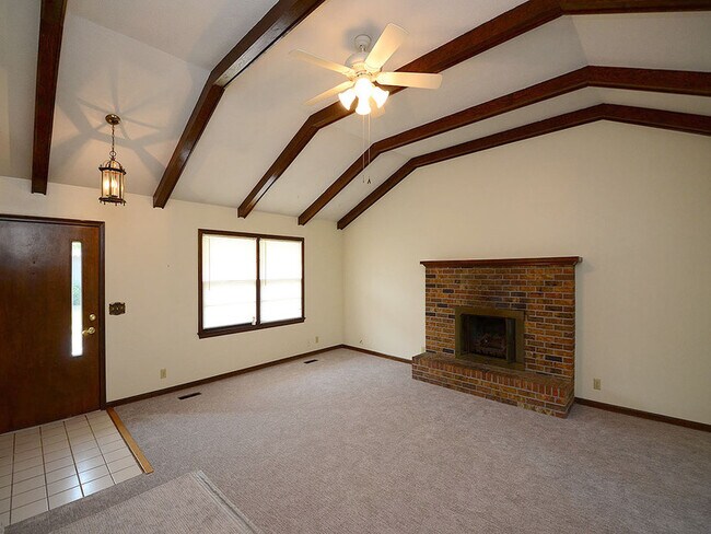 Building Photo - 9512 Mockingbird Dr