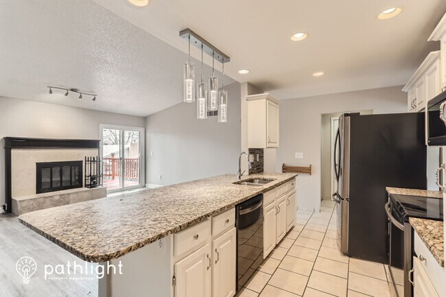 Building Photo - 2093 S Rifle St, Aurora, CO, 80013
