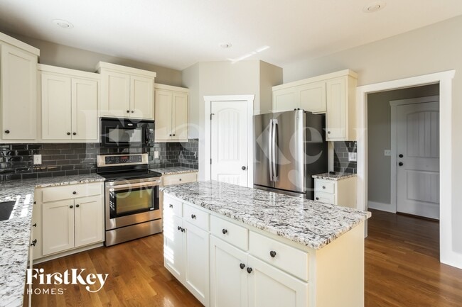 Foto del edificio - 4520 N 108th St