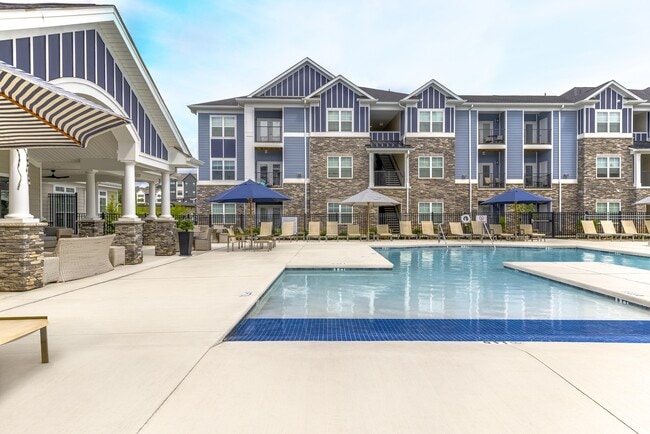 Building Photo - The Retreat at Knoxville