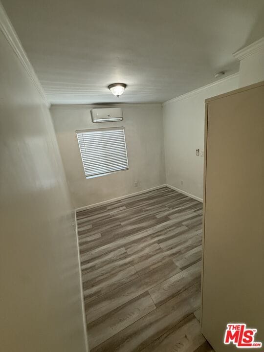 Building Photo - 2922 S Budlong Ave