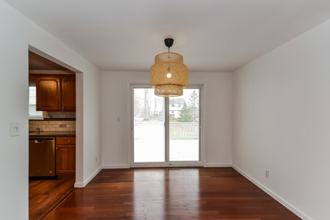 Foto del edificio - 3864 Townsley Dr