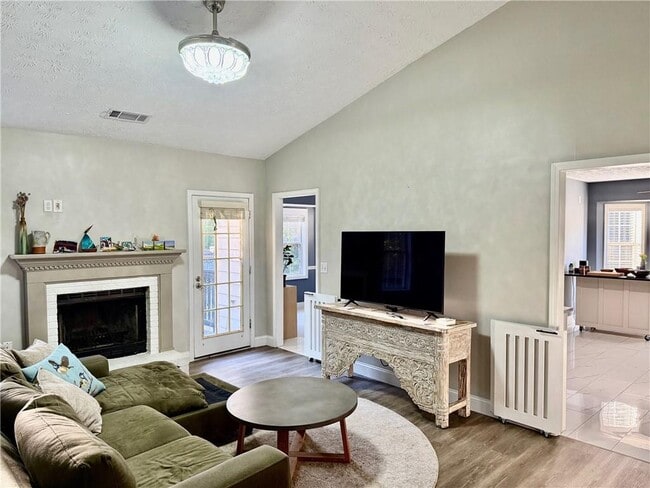 Foto del edificio - 3310 Stratton Ln