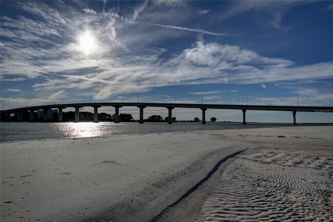 Foto del edificio - 845 S Gulfview Blvd