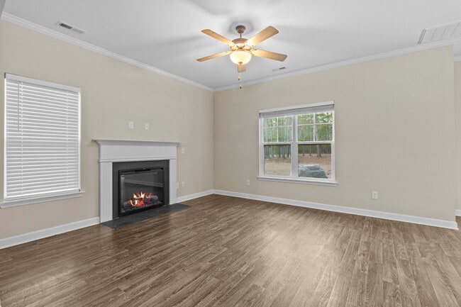 Foto del edificio - 405 Crestmont Ct