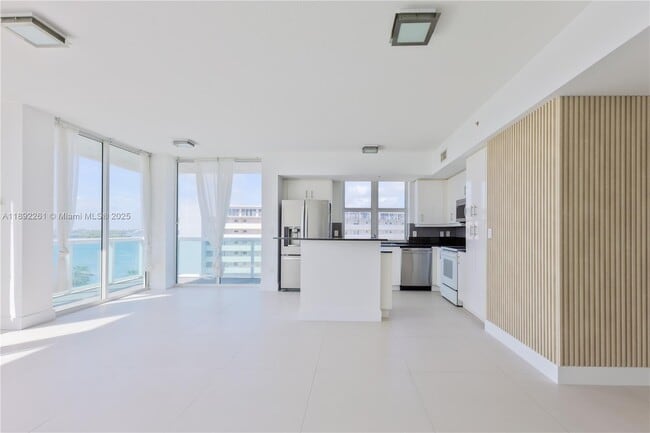 Building Photo - 7900 Harbor Island Dr