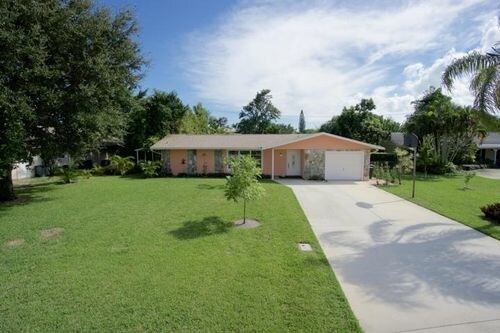 Building Photo - 4770 Holly Dr