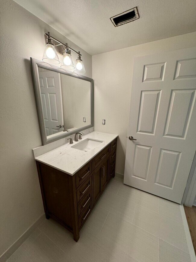 Building Photo - 6475 Emerald Dunes Dr