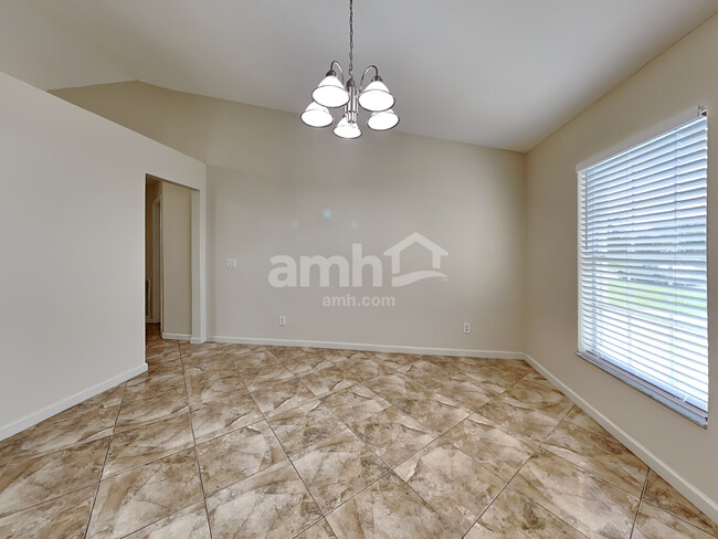 Foto del edificio - 757 SW McCoy Ave