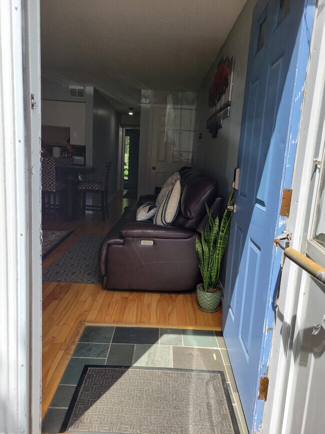 Building Photo - 13 Joiners Rd