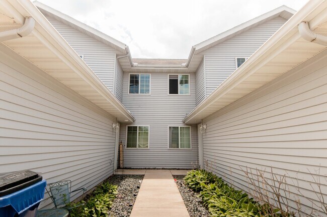 Building Photo - 1319 Rose Marie St