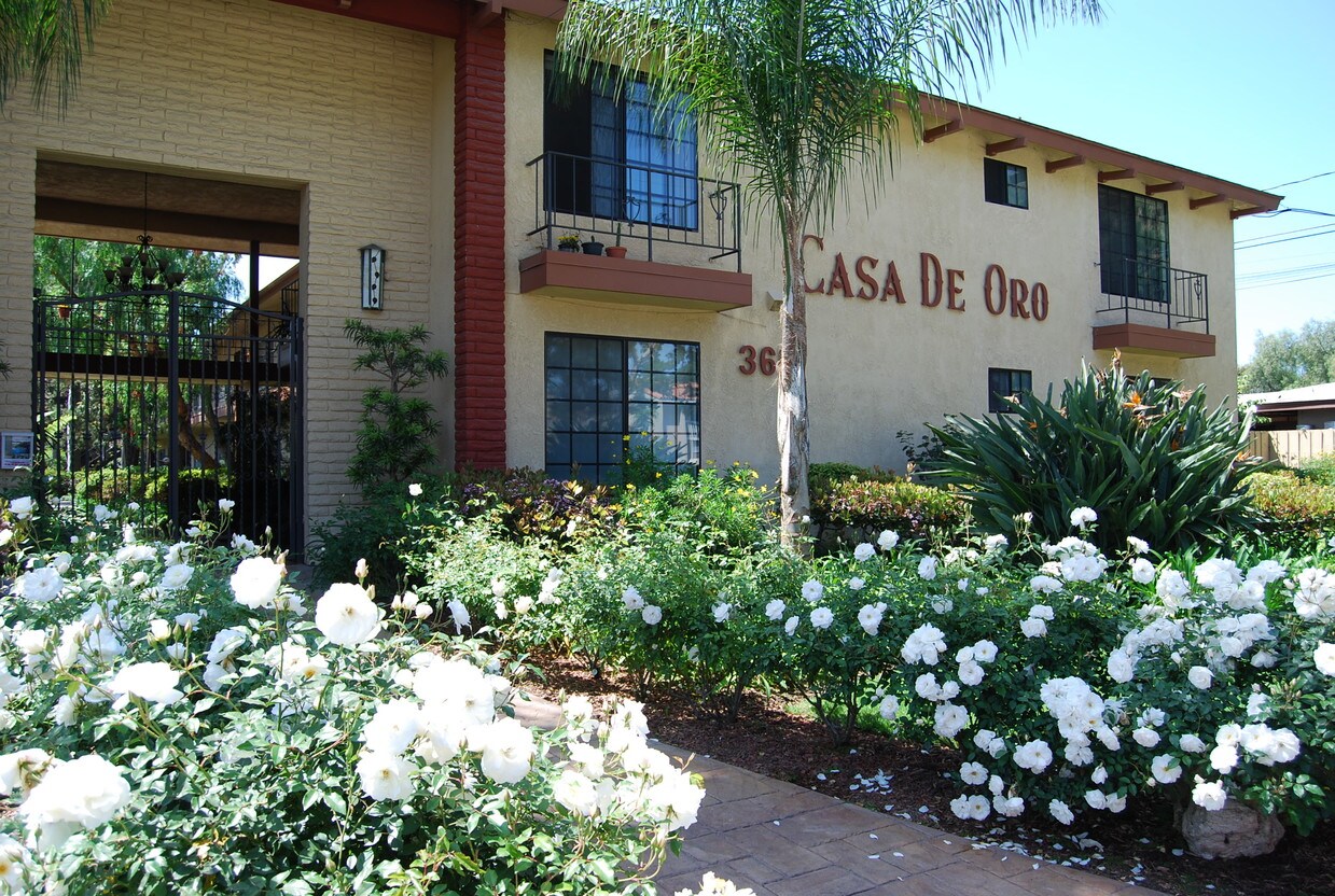 Casa De Oro Apartments Costa Mesa, CA