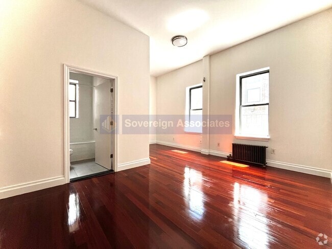 Building Photo - 611 W 137th St