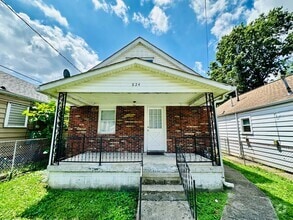 Building Photo - 824 Brentwood Ave
