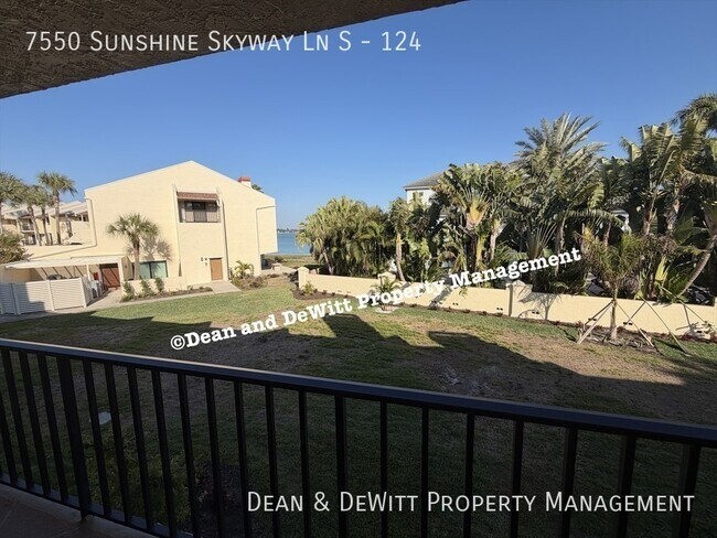 Foto del edificio - 7550 Sunshine Skyway Ln S