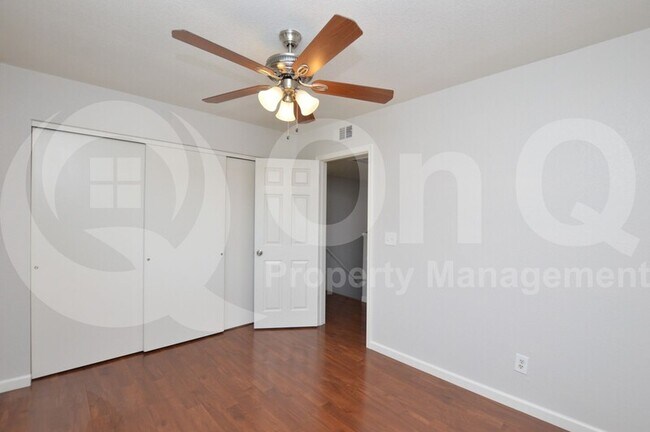 Building Photo - 2023 W Bloomfield Rd