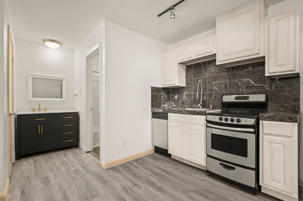 Foto principal - 210 W 38th St