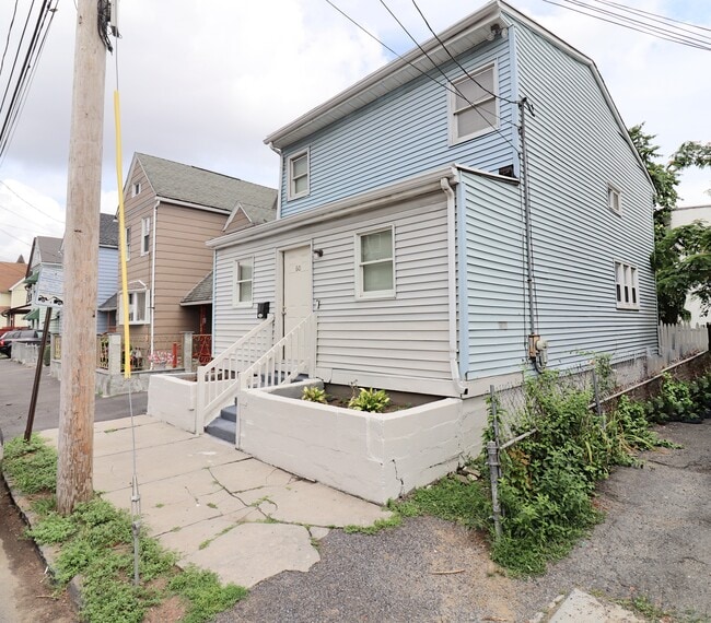 Building Photo - 60 Olive St