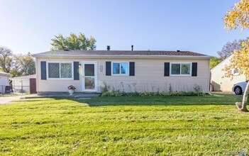 Building Photo - 2202 Isabell Ave