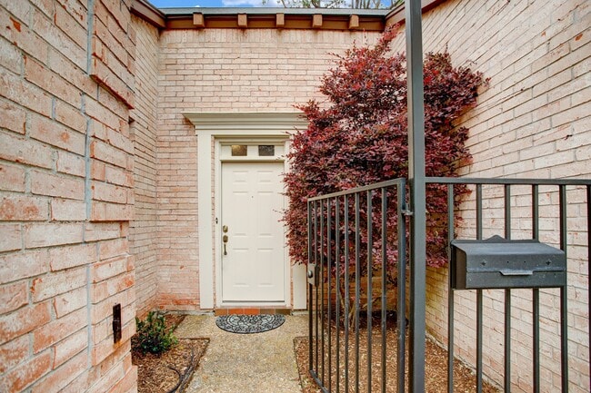 Building Photo - 1108 Nantucket Dr