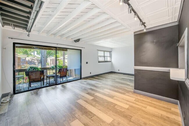 Building Photo - 10453 Carrollbrook Cir