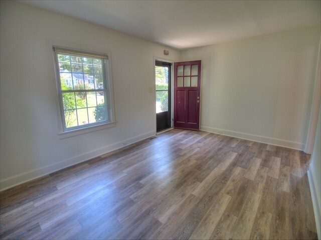 Foto del edificio - Recently Renovated 2 Bedroom 1 Bath Home i...