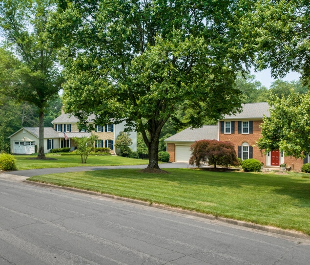 In this area, Oakton offers spacious rental homes with ample street parking, making it ideal for hosting numerous gatherings.