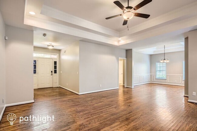 Building Photo - 4341 Cambridge Dr