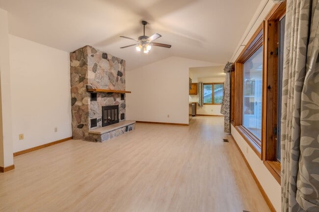 Building Photo - 3332 Tibbets Dr