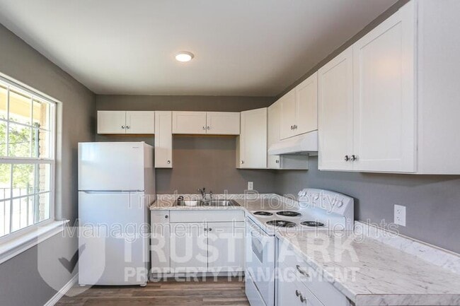 Building Photo - 501-504 Root Ave