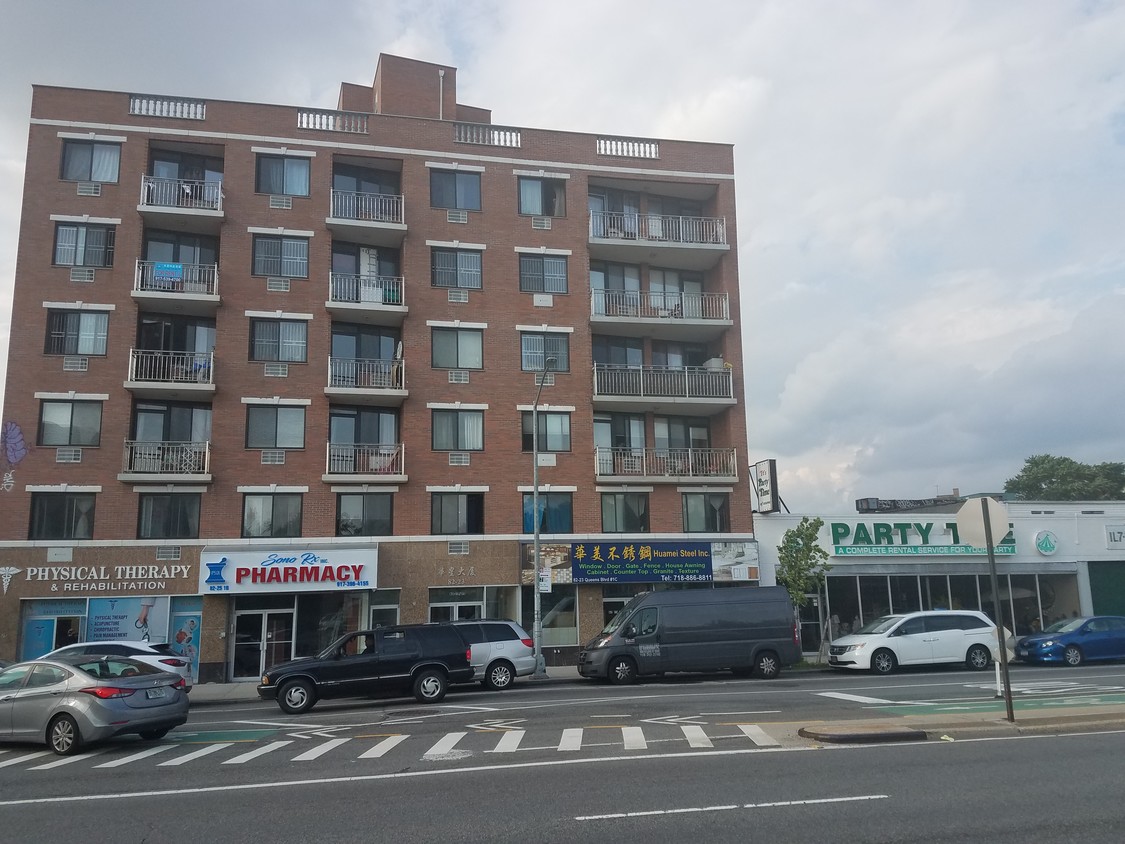 Primary Photo - 82-23 Queens Blvd