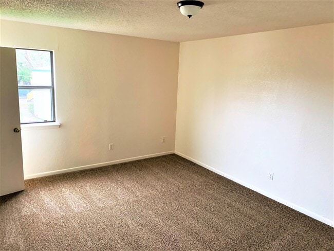Foto del edificio - 3409 Victoria Cir
