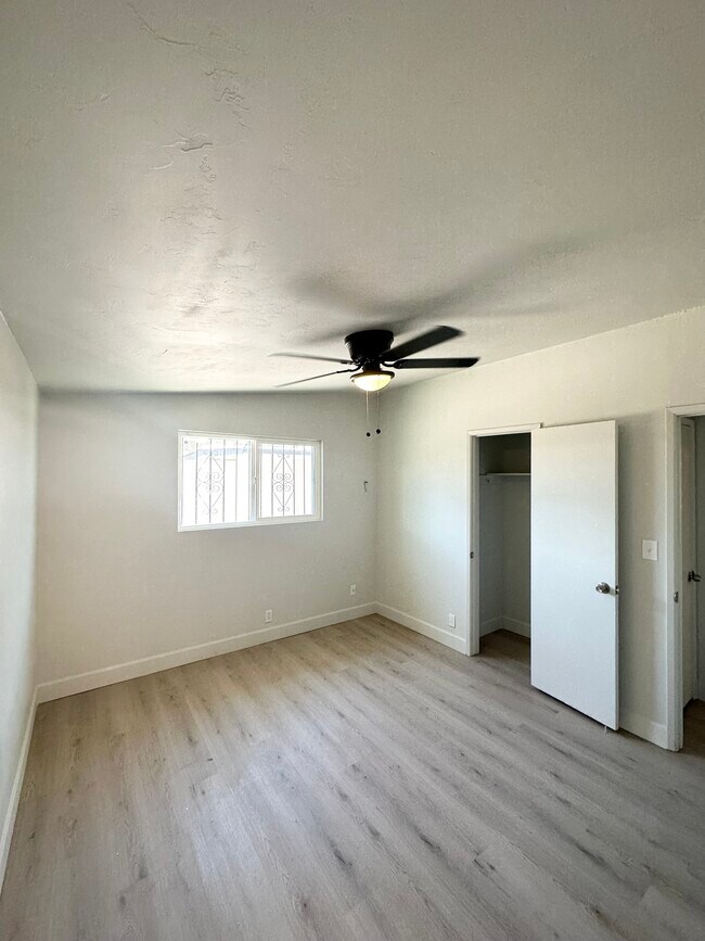 Primary Bedroom - 551 W Corona Rd