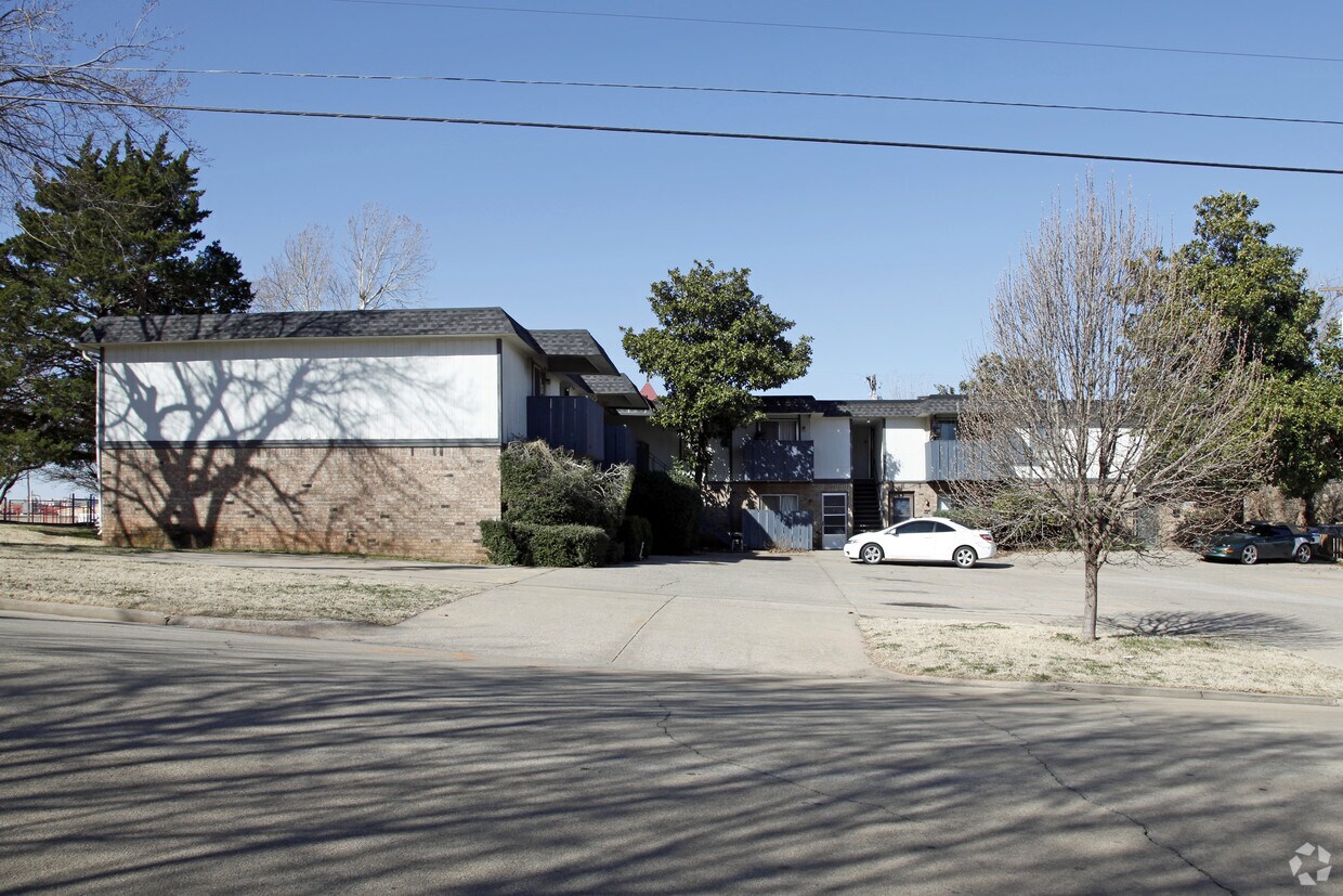 Foto del edificio - Heritage Village Apartments
