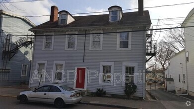 Building Photo - 124 Garden St