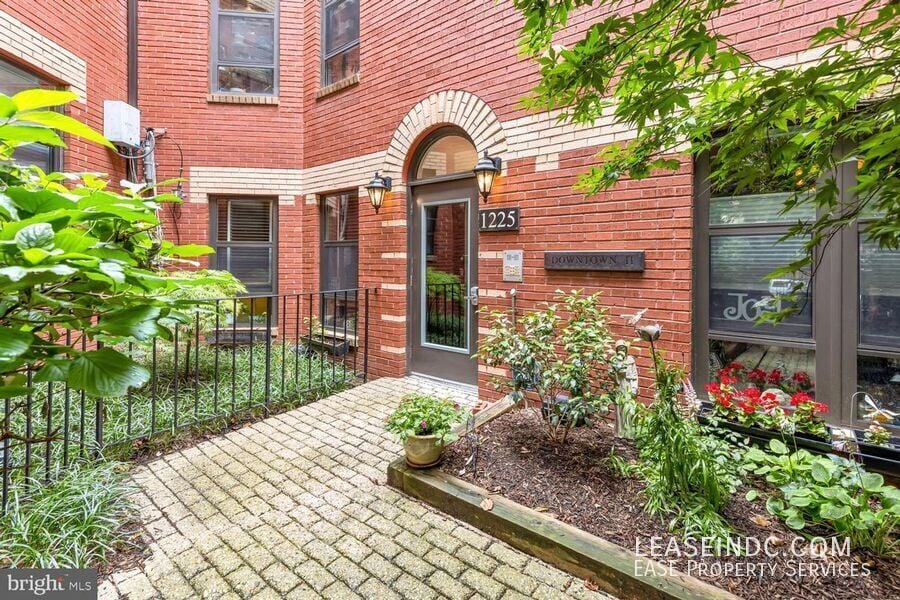 Primary Photo - 1225 N St NW