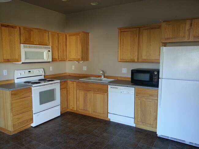 Foto del edificio - 16406 Heath Dr