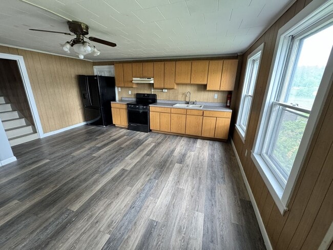 Building Photo - Spacious 3-Bedroom Lakeview Apartment – Milton, VT – Available Now
