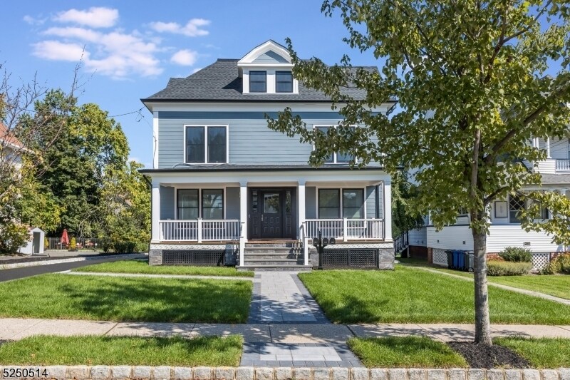 Primary Photo - 214 Walnut St