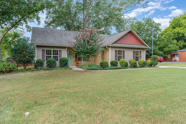 Building Photo - Charming Updated Ranch in Downtown Clayton...