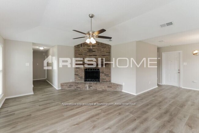 Foto del edificio - "Welcome Home! Get 1/2 month FREE RENT whe...