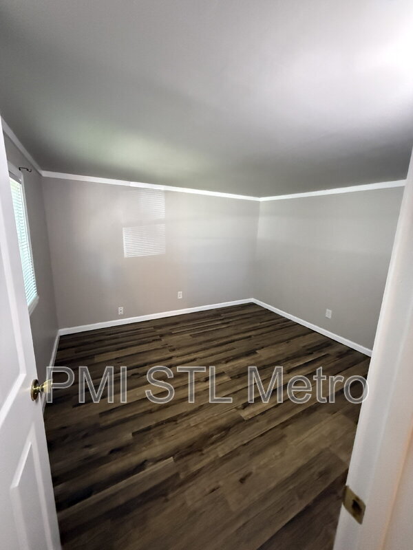Foto del edificio - 747 Cunningham Ave