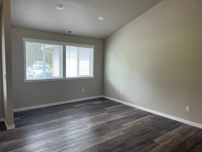 Foto del edificio - Country quiet, brand new house