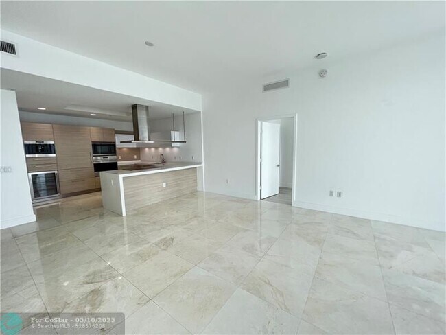 Foto del edificio - 17301 Biscayne Blvd