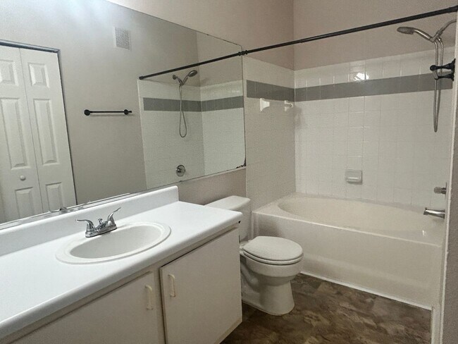 Foto del edificio - 5616 Pinnacle Heights Cir