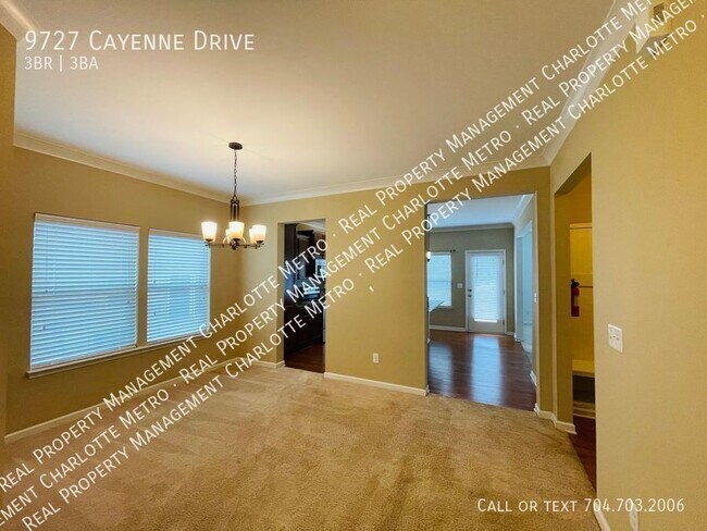 Foto del edificio - Spacious 3 bedroom, 2.5 bath Home Availabl...