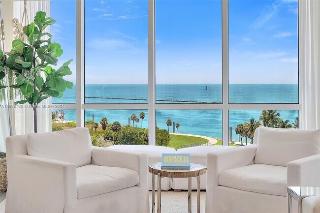 Foto del edificio - 100 South Pointe Dr